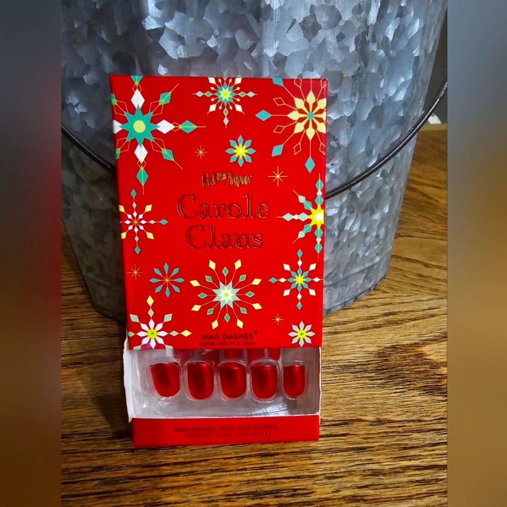 Red Aspen Nails